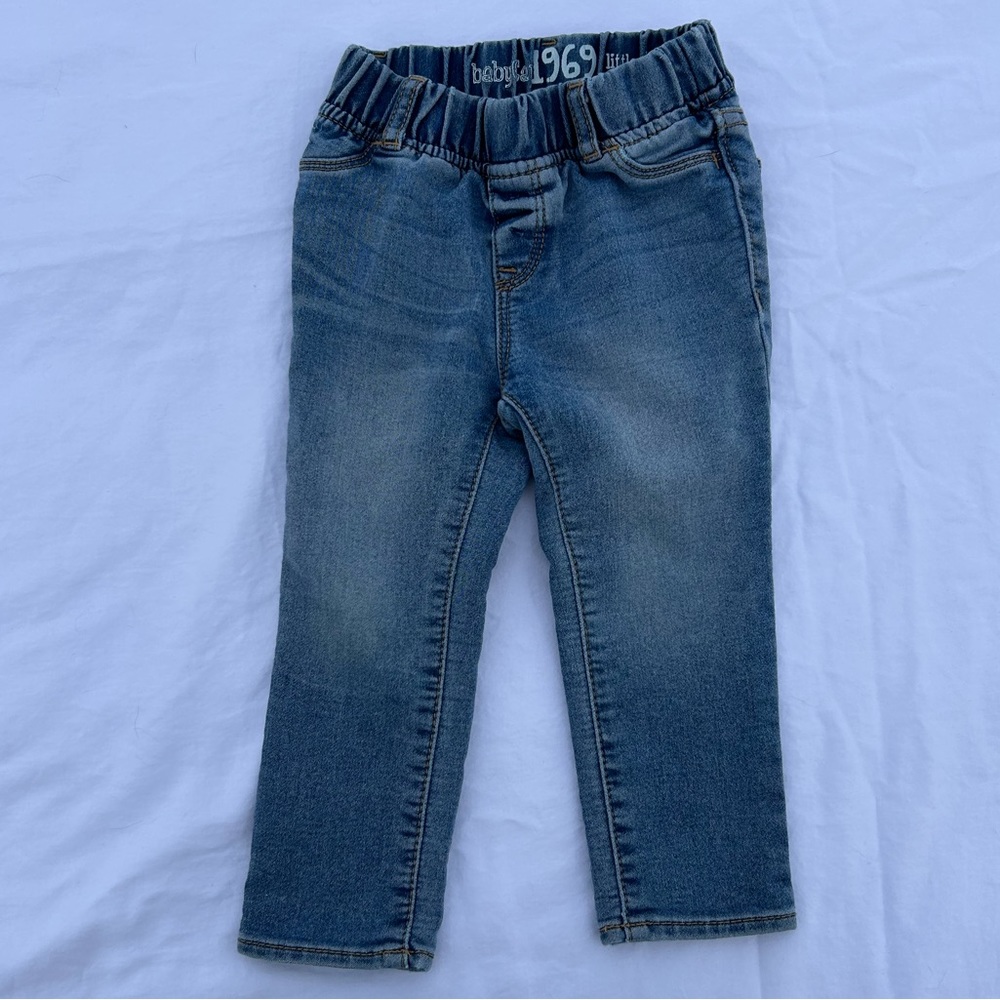 18-24 month baby gap legging jeans. EUC and absolutely adorable